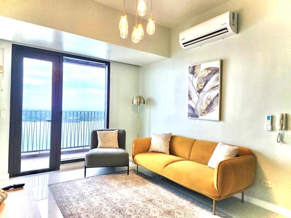 Kuvassa näkyy kohde Luxury 2 bedroom 2 bath Apartment near Bai Hotel, joka sijaitsee kaupungissa Cambaro.