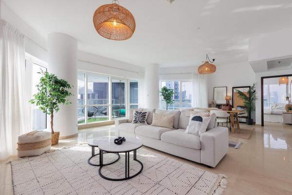 På billedet ses objektet Serene Chic Flat 180 Degree Lake & Marina Skyline View beliggende i byen Dubai.