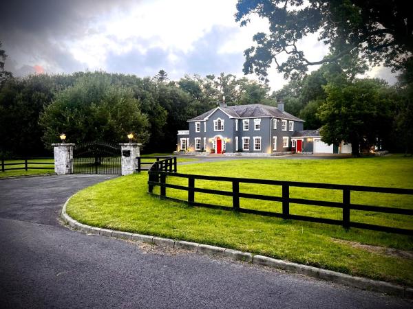 På billedet ses objektet Private Gated Home, 5 bed rms/ensuite, sleeps ten. beliggende i byen Quin.