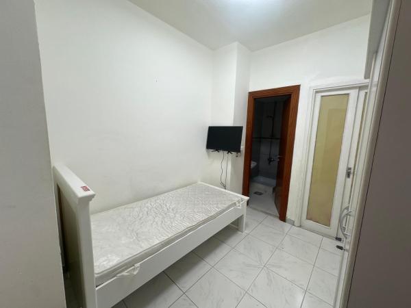 Na fotografii je vidět objekt hostel 01 master For men only nacházející se ve městě Abú Zabí.