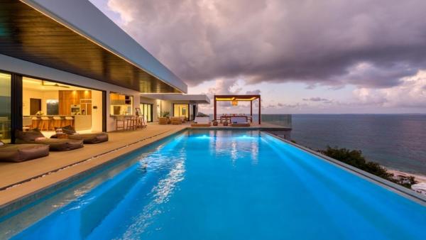 Spectacular 5BR luxury villa with infinity pool, Les Terres Basses