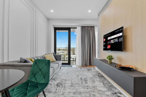 På bildet vises objektet LAX Exquisite 1BR,1BATH -City Skyline Views som ligger i byen Floreasca.