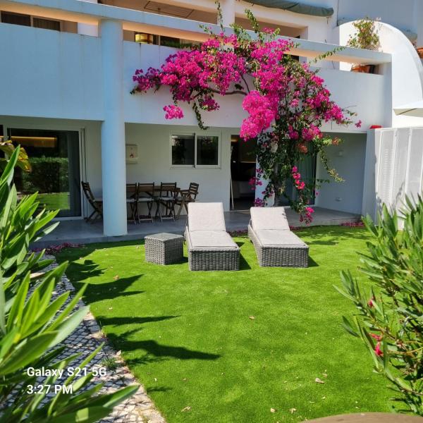 A la foto es mostra l'objecte vale do lobo 2 bedroom apartment situat a la ciutat de Loulé.