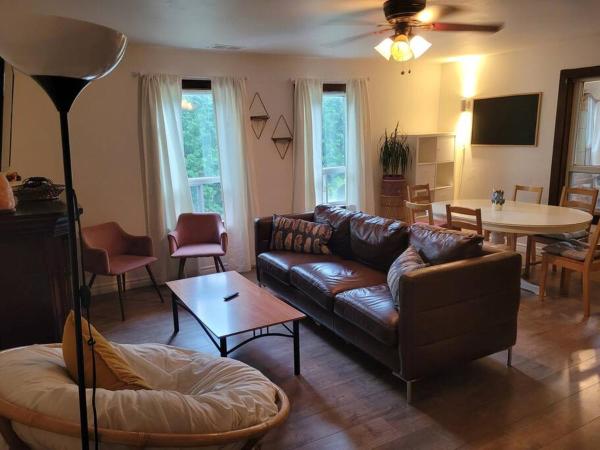 La photo montre l'objet Farmhouse situé dans la ville de Simcoe.