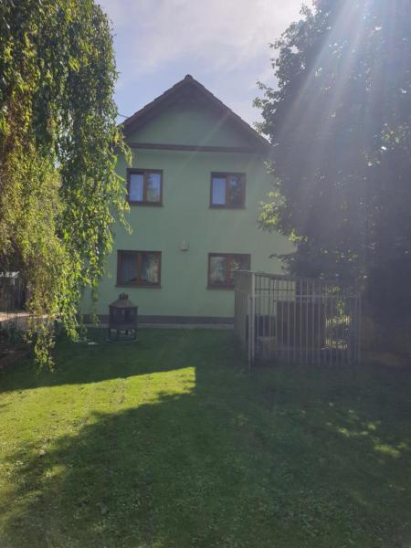Na fotografii je vidět objekt Prázdninový dům Plešnice nacházející se ve městě Hněvnice.