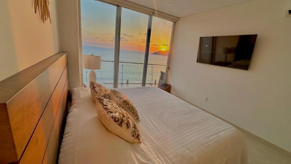 På billedet ses objektet Espectacular condo Pie de Playa Vista al mar, en Camino al mar beliggende i byen Mazatlán.
