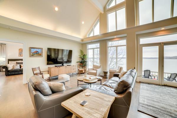A la foto es mostra l'objecte Spacious Lakefront Kentucky Home Rental! situat a la ciutat de Cadiz.