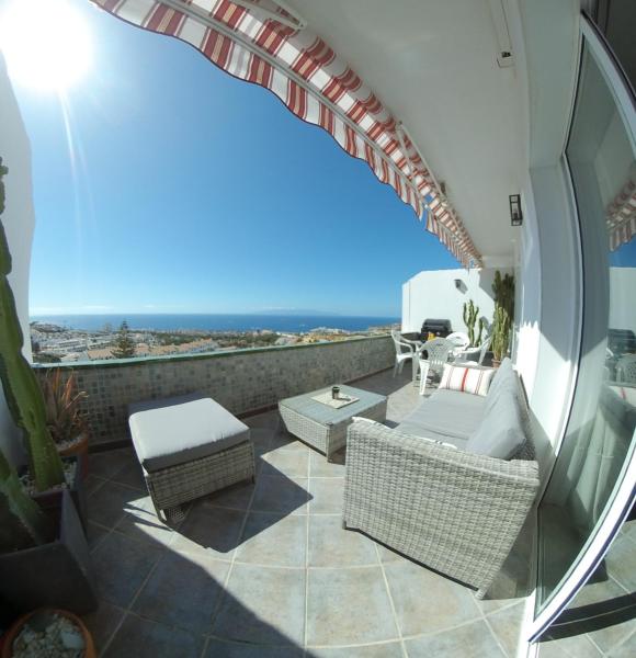 Nella foto è visibile l'oggetto 180 seaview 1 bedroom flat with swimming pool situato nella città di Adeje.