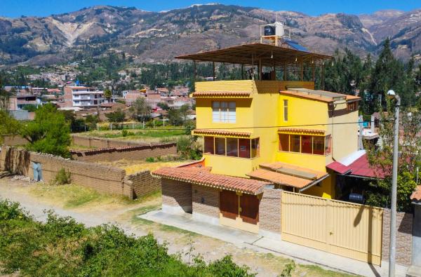 A la foto es mostra l'objecte Casa Alojamiento Tocllaraju situat a la ciutat de Tarica.
