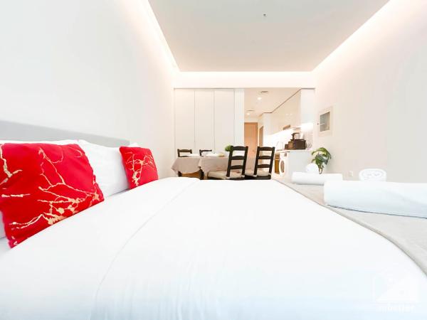 Stunning & Spacious Studio Balcony & View Dubai, Dubái