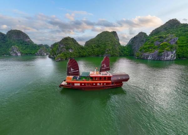 Sunlight Boutique Cruise - Cat Ba Island - Cat Ba