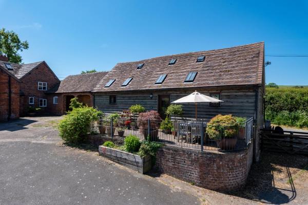 A la foto es mostra l'objecte The Barn at Middle Farm and Cottages situat a la ciutat de Picklescott.