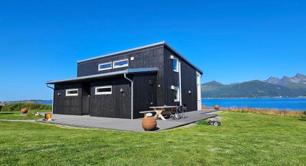 Auf dem Foto ist das Objekt Unique panorama - Senja in der Stadt Berg zu sehen.