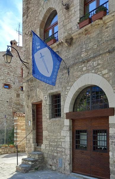 Na fotografii je vidět objekt Raphael house nacházející se ve městě Gubbio.