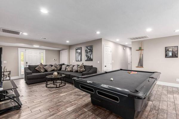 A la foto es mostra l'objecte 8BR Multimillion Estate-300k Pool-Spa-Sportscourt situat a la ciutat de Phoenix.