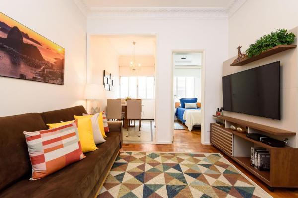 2bdrs 100m From Copacabana Beach | Df 97/702 - Rio de Janeiro