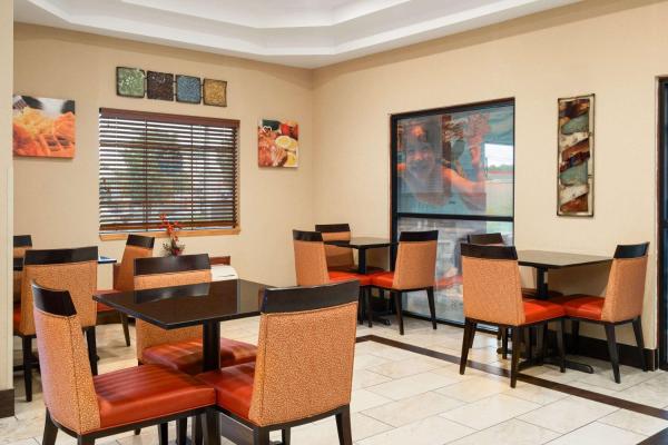 Foto 7: Ramada by Wyndham Locust Grove