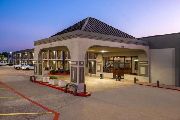 Foto 3: Super 8 by Wyndham Longview/North