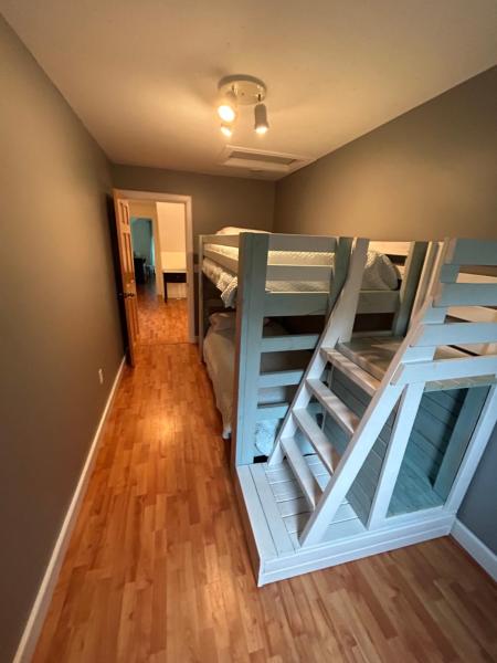 A la foto es mostra l'objecte The Belmont Chalet situat a la ciutat de Miscouche.