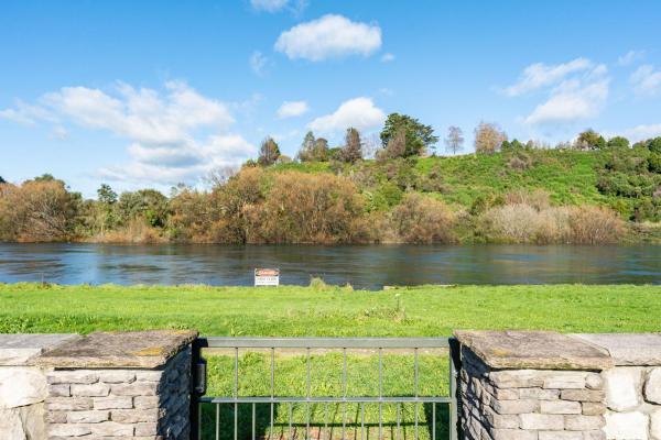 Foto 7: Riverside in gated community, with spa pool and WI-FI