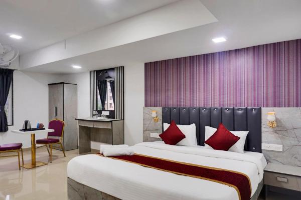 A la foto es mostra l'objecte Hotel Orchard Park situat a la ciutat de Yerandwane.