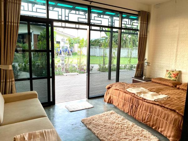 La photo montre l'objet Chiangmai Courtyard Residence บ้านสวนสวย บ้านถวาย situé dans la ville de Ban Lawo.