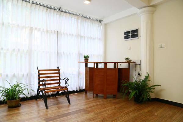 A la foto es mostra l'objecte City Nest Inn situat a la ciutat de Kandy.