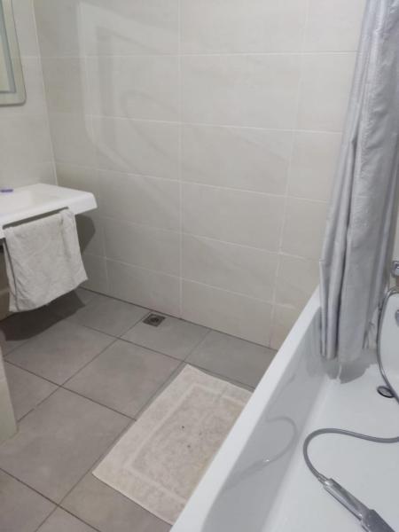 A la foto es mostra l'objecte اقامةً سولام الكو جنان سفاري بئر خادم ولاية الجزائر situat a la ciutat de Zonka.