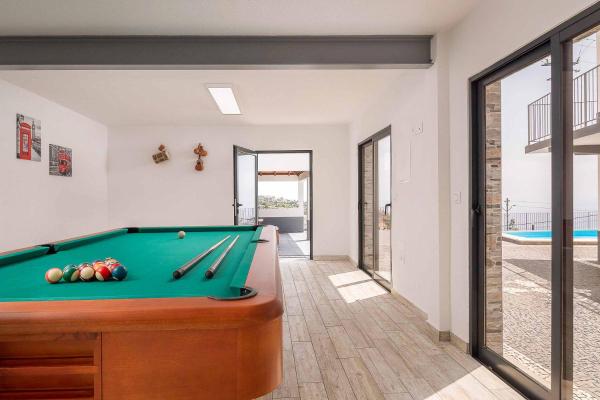 A la foto es mostra l'objecte Villa da Roselina situat a la ciutat de Calheta.