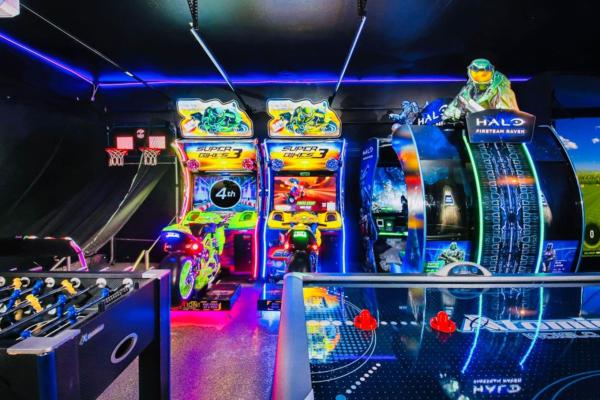 På bildet vises objektet Arcade Blast with Pool and Spa som ligger i byen Indio.
