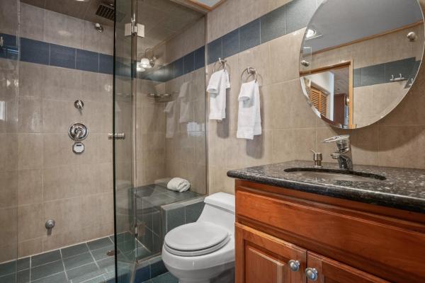 Foto 5: Ski In, Ski Out, Steam Shower in Unit, Outdoor Hot Tub
