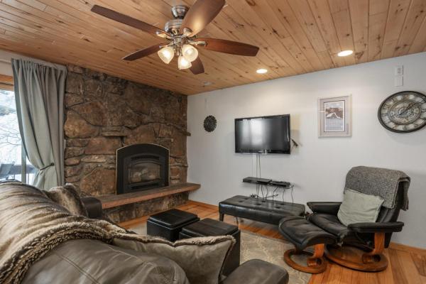 Foto 6: Ski In, Ski Out, Steam Shower in Unit, Outdoor Hot Tub