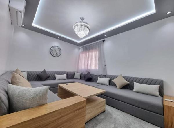 Appt new 4 bed apartment upto 8 aircon beach 7min, Tánger
