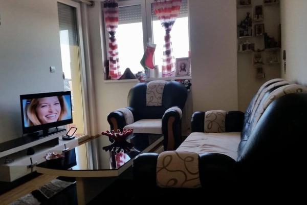 Na foto é possível ver o objeto Appartement entierement a vous localizado na cidade de Dračevo.