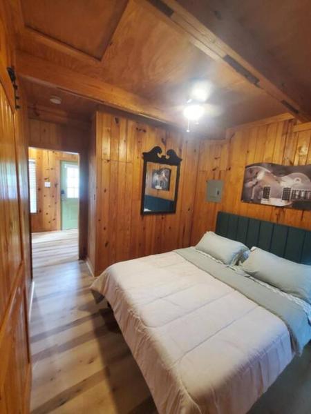 A la foto es mostra l'objecte 109 Vinewood Cabin situat a la ciutat de Brewton.