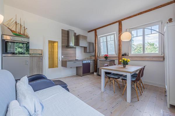 Auf dem Foto ist das Objekt fewo1846 - Am Walfischstein - strandnahe 2-Zimmer-Wohnung im 1 OG in eleganter Jugendstilvilla in der Stadt Westerholz zu sehen.