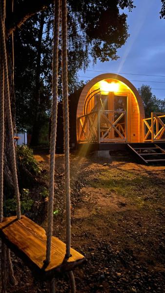 Na fotografii je vidět objekt Gościn nad Drawą Glamping nacházející se ve městě Kalisz Pomorski.