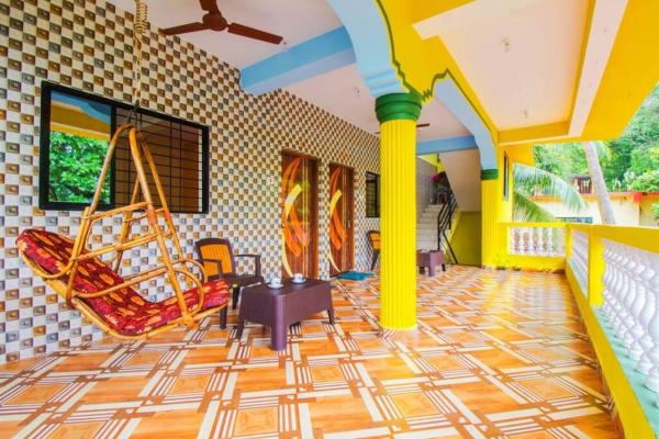 照片显示了位于North goa市的Malvankar homes物件。