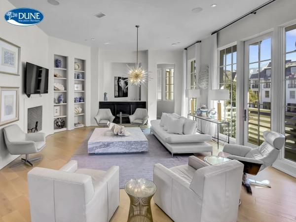 Zdjęcie 1: Private Pool, Gulf Views & Luxurious Features Throughout this Lovely Residence condo