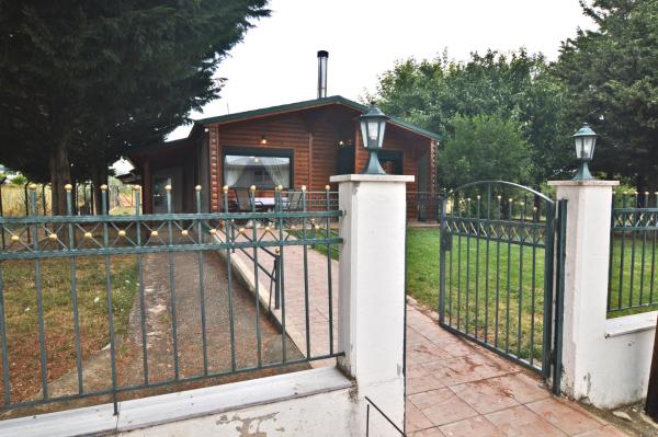 På billedet ses objektet Kleonikis wooden house Kastoria beliggende i byen Ipsilón.