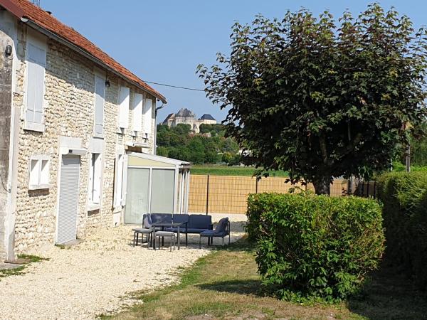 A la foto es mostra l'objecte Maison du bonheur situat a la ciutat de Viville.