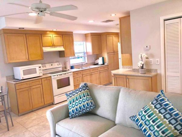 A la foto es mostra l'objecte Goodland Waterfront Cottage situat a la ciutat de Goodland.