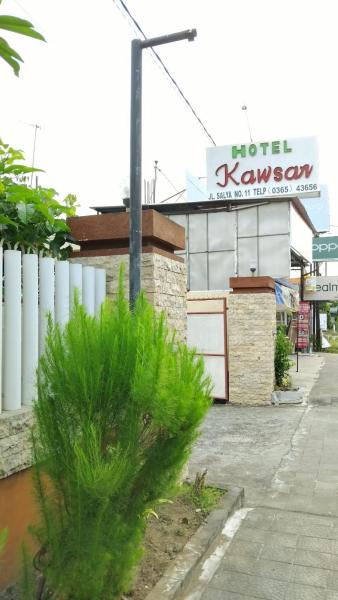 Na fotografii je vidět objekt Hotel Kawsar Syariah nacházející se ve městě Pengambengan.