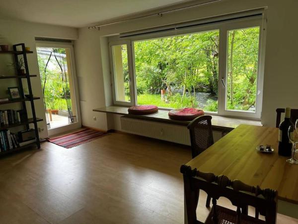 A la foto es mostra l'objecte Bachrauschen im Dreisamtal situat a la ciutat de Oberried.