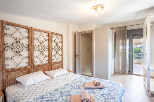 写真にはペフコホリ市にあるApartments Enastron 44 2 bedroomが写っています。