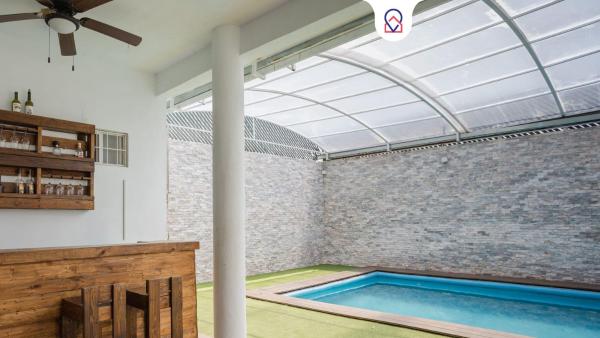 Nella foto è visibile l'oggetto New Family-Friendly Poolside Escape situato nella città di Pazulco.