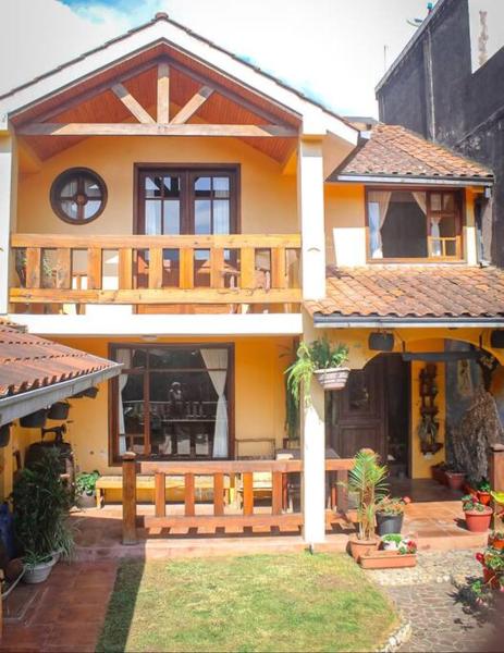 A la foto es mostra l'objecte La casa del cañón situat a la ciutat de Baños.