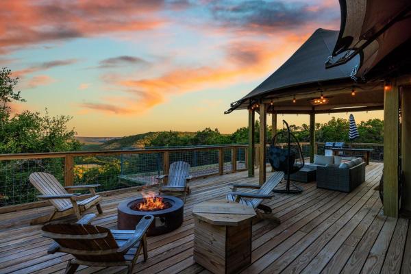 Nella foto è visibile l'oggetto Hillside Retreat at Mystic Hills Ranch situato nella città di Fischer.