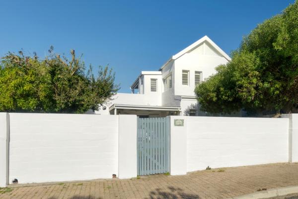 A la foto es mostra l'objecte Arniston House situat a la ciutat de Arniston.