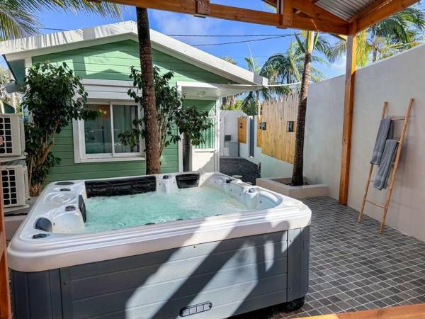 En la foto se muestra el objeto Villas Sauvages, Manapany-Les-Bains ubicado en la ciudad de Le Butor.